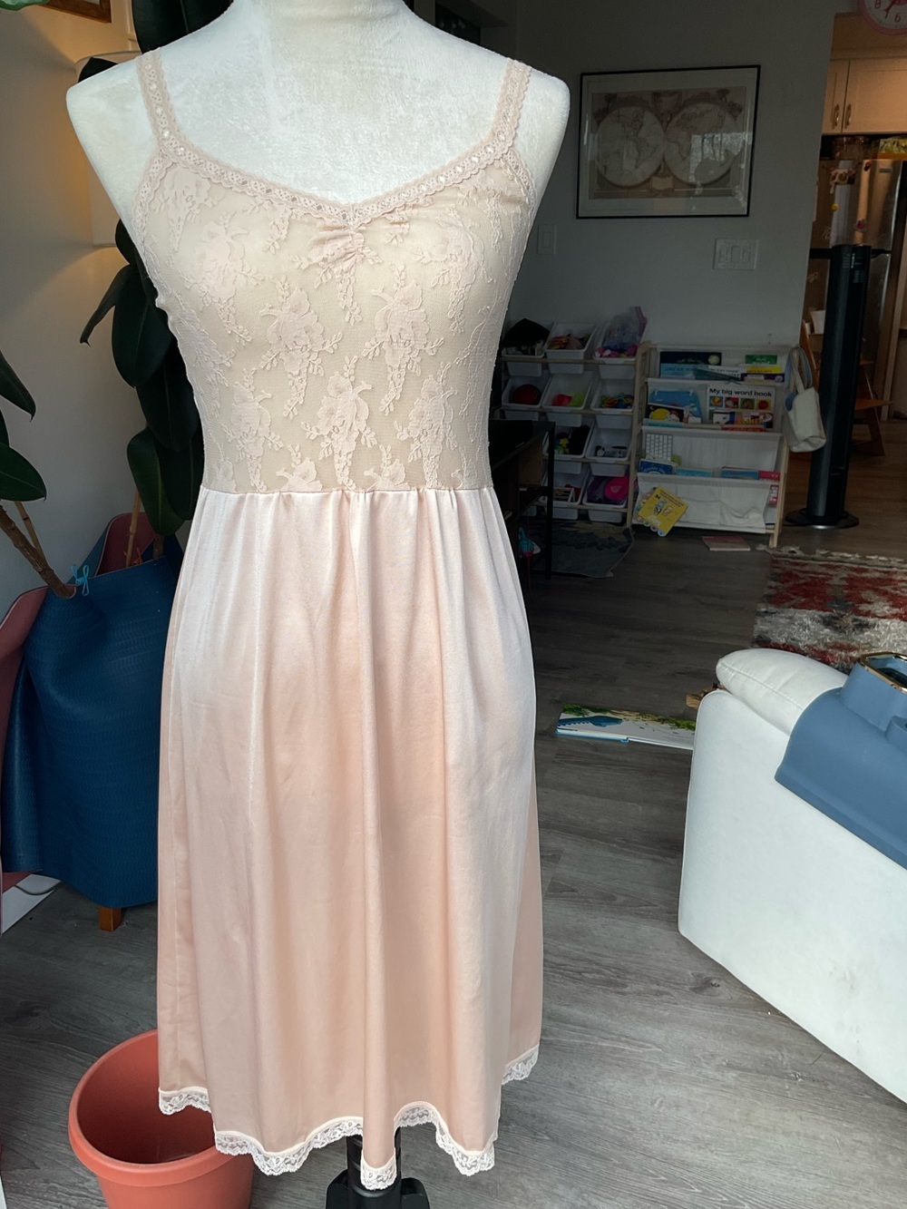 🥂Vintage Vanity Fair Lace Bodice & Trim Slip Dress in Lace Size Large